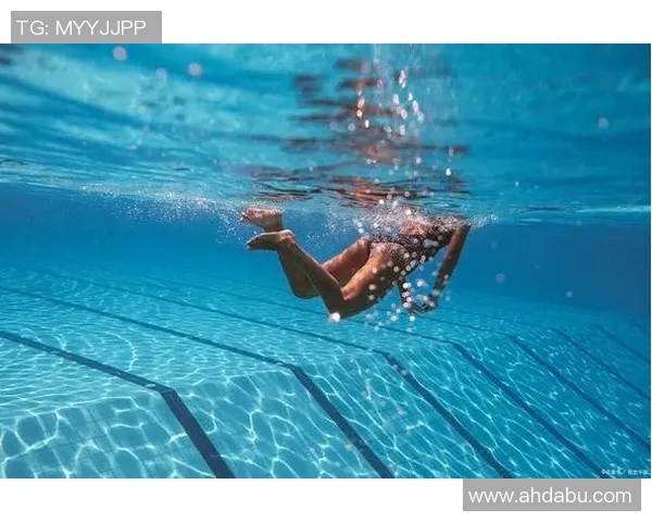 初学者如何快速掌握游泳技巧与基础训练方法提高游泳能力 初学者如何快速掌握游泳技巧与基础训练方法提高游泳能力