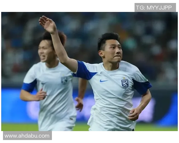 中超联赛精彩直播全程回顾 热点赛事分析与数据解读